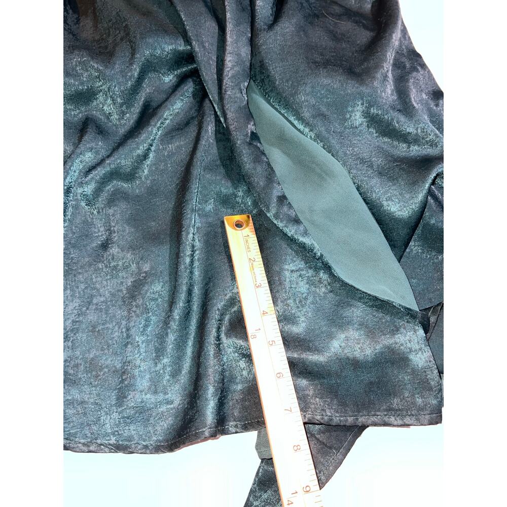 Lulus women’s New off the shoulder mariah satin emerald green wrap maxi dress - Picture 9 of 14